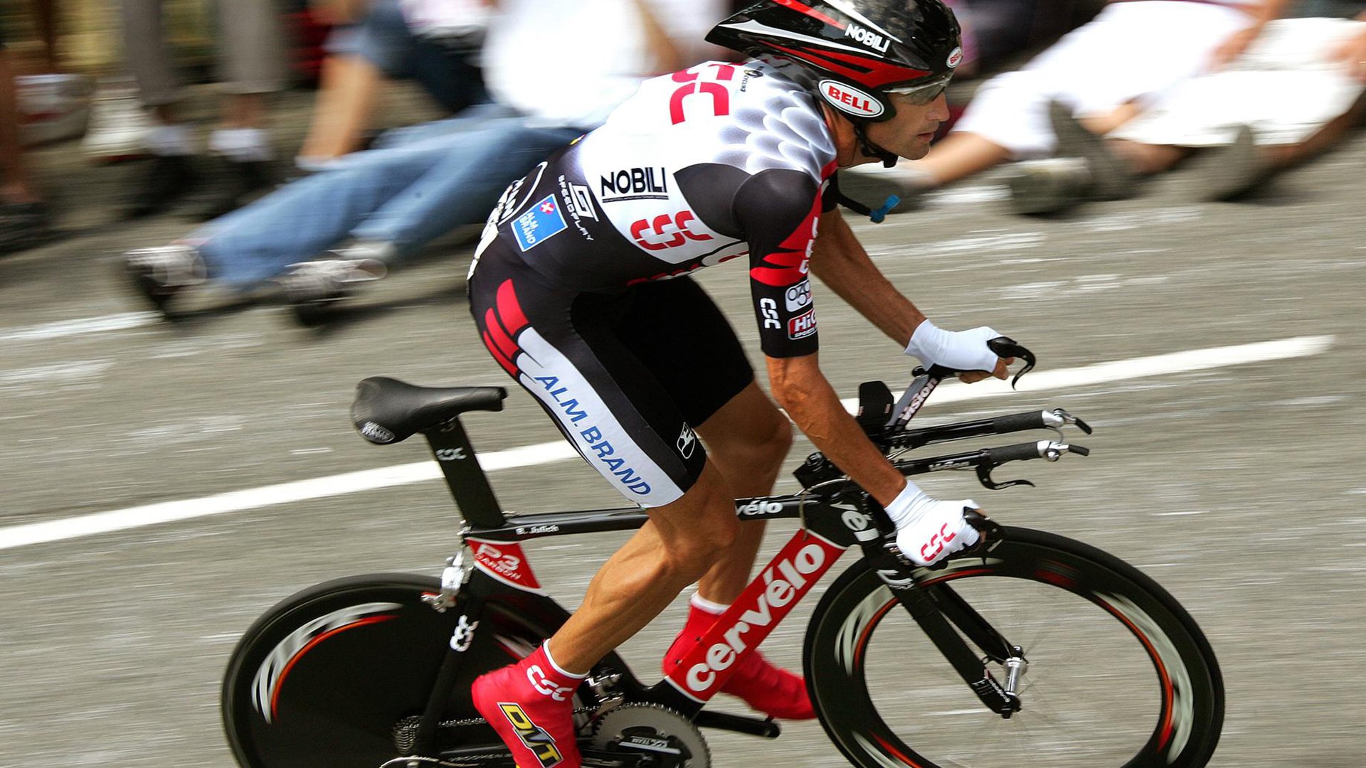 《跨界合作：电竞品牌与主流娱乐的融合》，电子竞技多元跨界