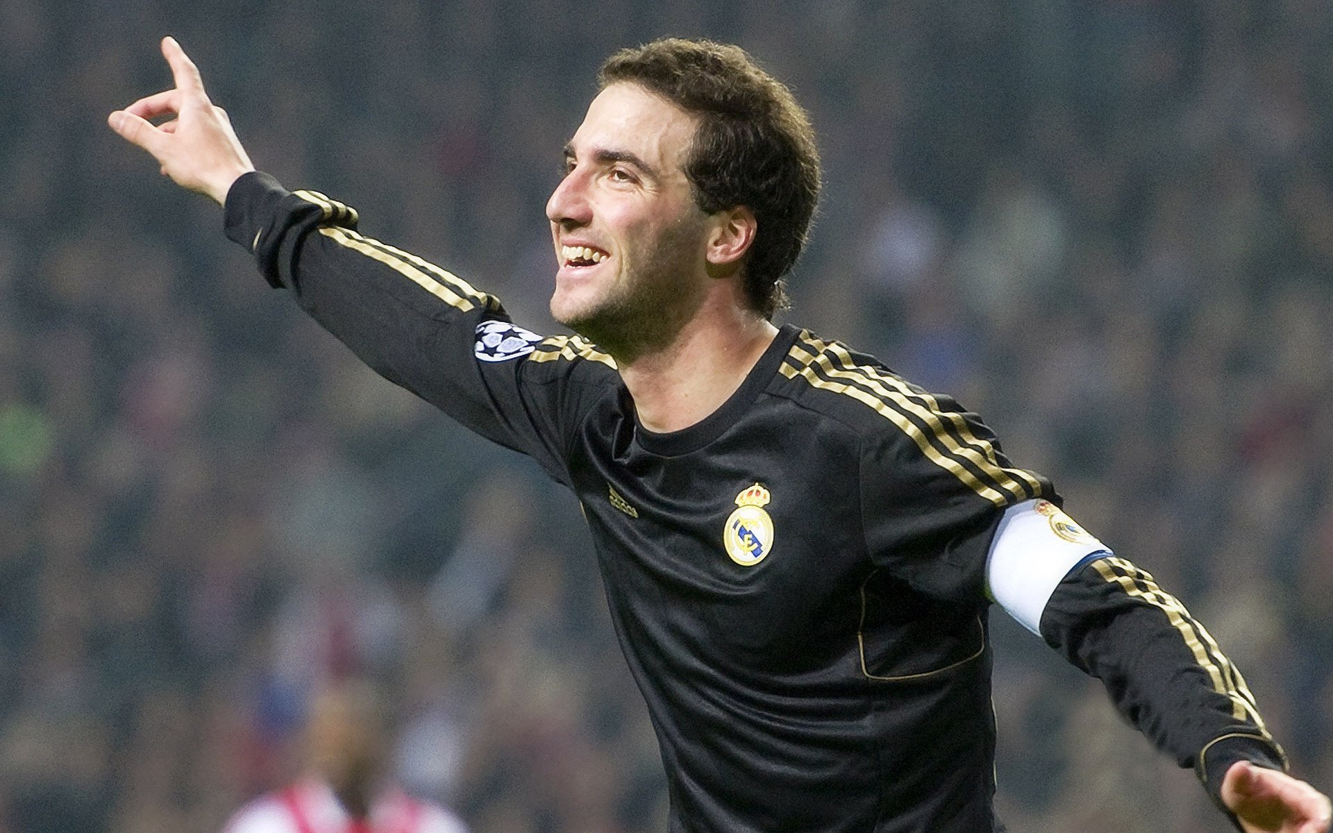 最新足球裁判职业化管理方案出台，足球裁判职责